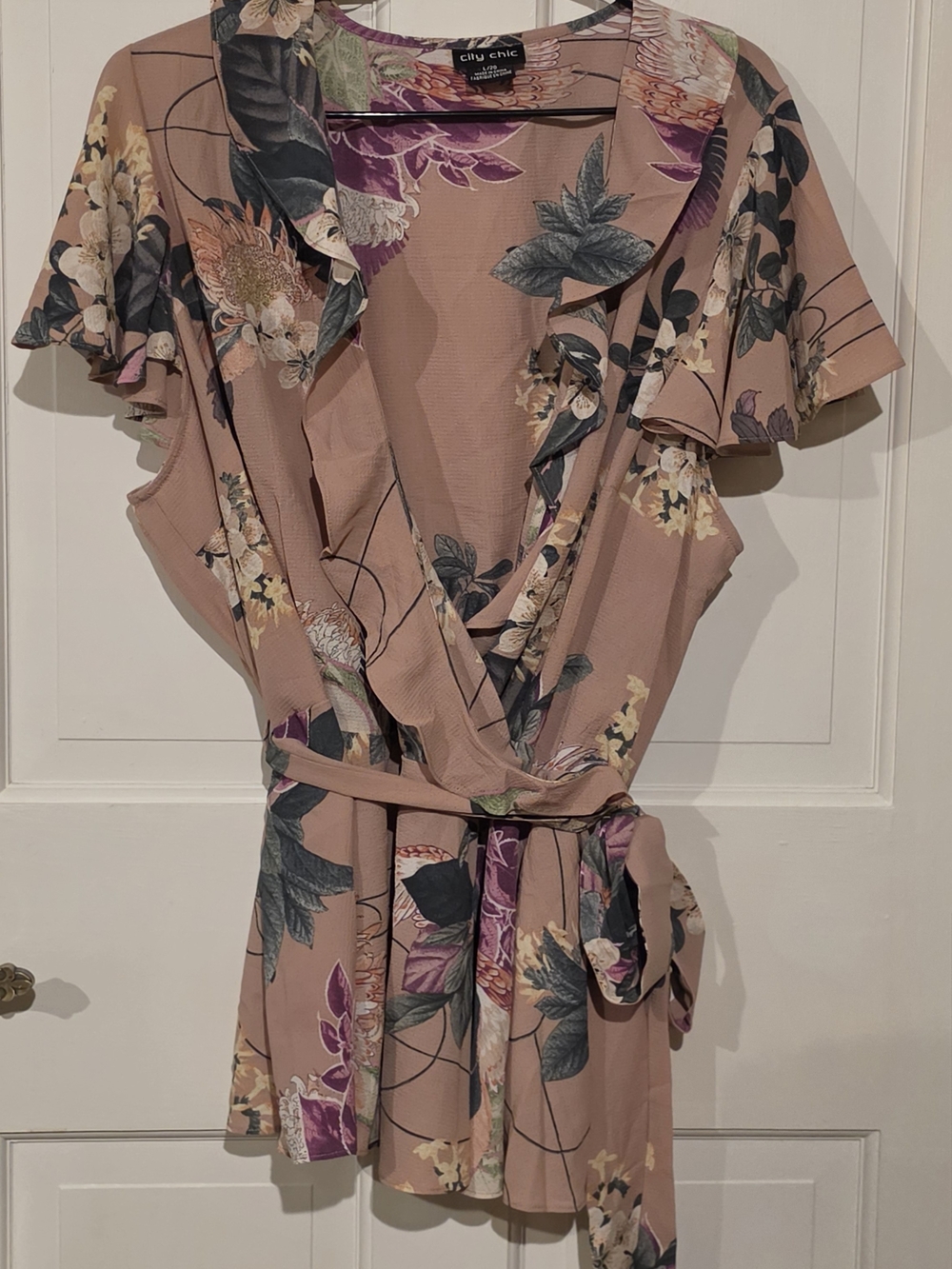 City Chic Rosewood Floral Print Flutter Sleeve Wrap Top Plus Size L / 20